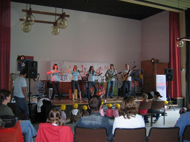 gal/2008/2008 Saitentwist Gemeindesaal 25 Mai Mirjamhaus/2008 Saitentwist Gemeindesaal 25.Mai. Mirjamhaus 076 (1).jpg